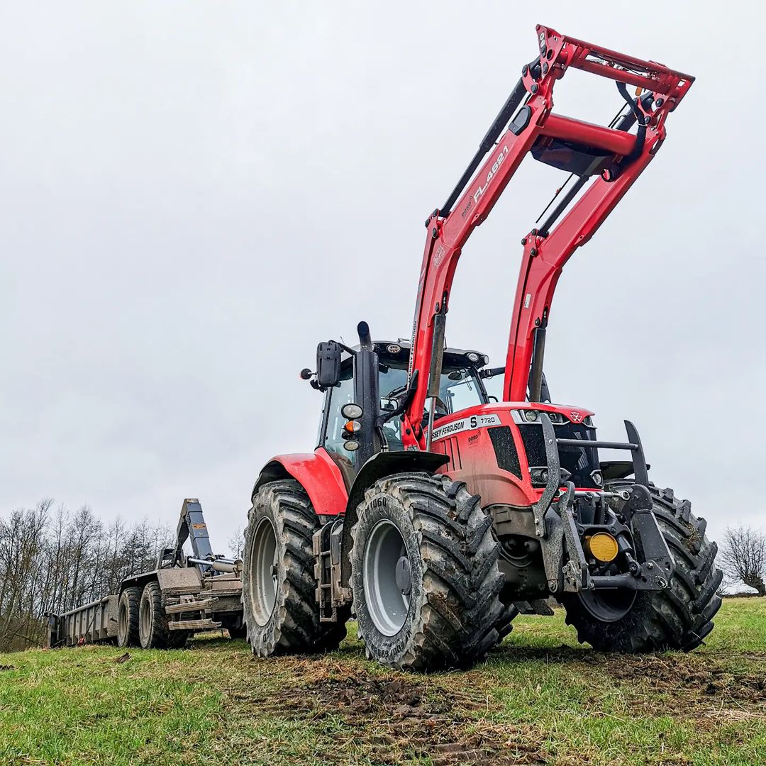 Yokohama_TWS's tweet photo. This @Massey_Ferguson S 7720 is working somewhere in Germany, fitting Trelleborg TM1060 tires.

Discover this product on our website:

https://t.co/6klCbph6XH

#trelleborgagri #trelleborgtires #tractor #agritech #agrolife #farmer #farmerlife #farmlife https://t.co/vHYOyxC3ka
