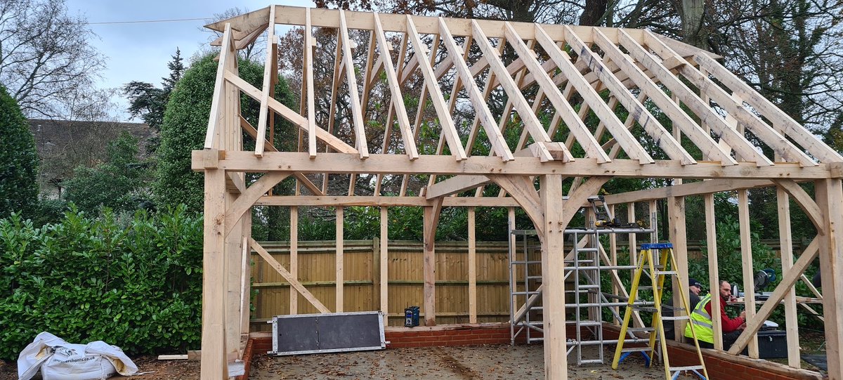 Check out the progress on the oak framed garage in Chichester 🏠

Our on-site team did really well to beat the weather to install the frame and pitch the roof in two working days… they even had time for tea! ☕️

#msbc #westsussex #visitsussex #chichester #construction