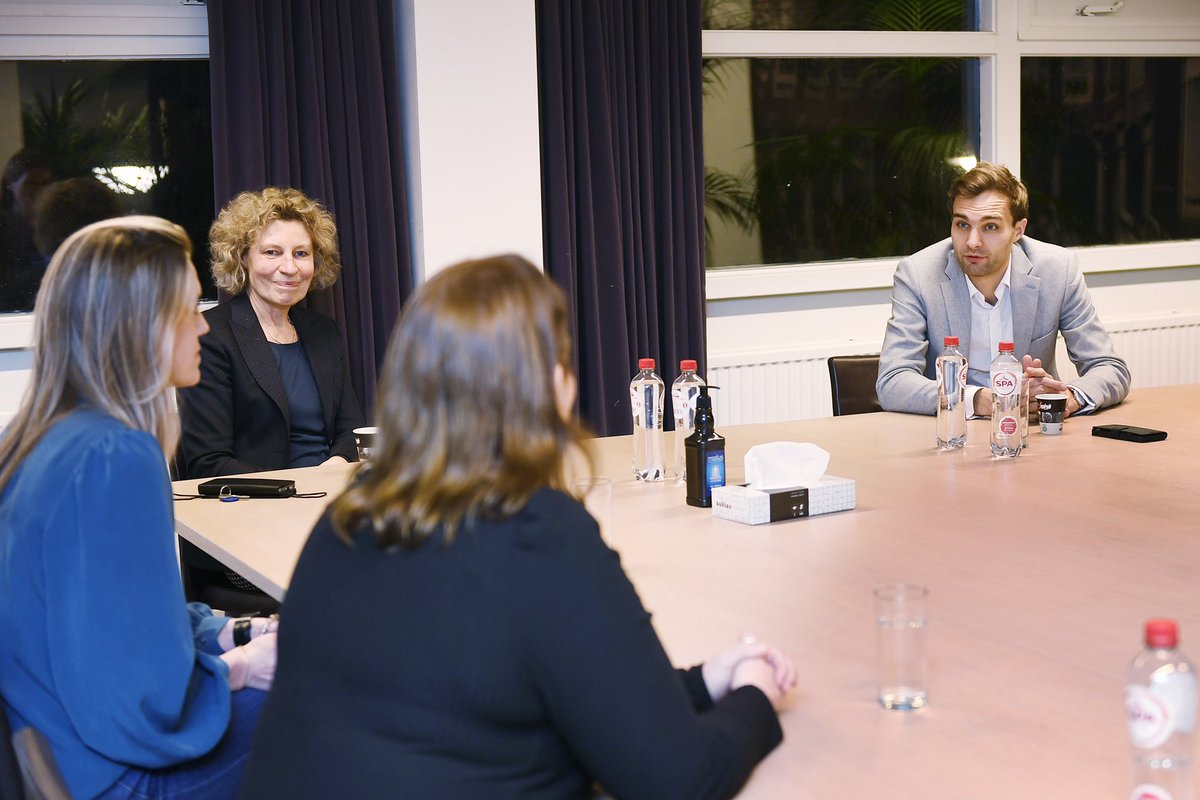 Binnen de jeugdzorg is het zo belangrijk dat jongeren begrepen worden en goed door een moeilijke periode heen geholpen kunnen worden. En dat hulpverleners alle ruimte hebben om deze hulp te bieden. Dank iedereen bij @Levvel_jeugd voor de eerlijke verhalen en alle verbeterpunten.