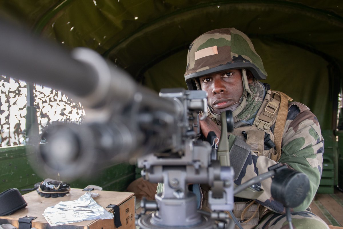 CommandementFOT's tweet image. CONCOURS 📸RESULTAT DE LA FINALE ⚠ 
▶️Avec 255 votes contre 66...
C'est le @3e_RMAT qui s'impose ! Bravo 👏👏👏
Un très grand merci à tous d'avoir participé en nombre👍
@armeedeterre @RecrutemenTerre @armeeszne @armees_zone_sud #DéTERREmiNation #AlaHauteur #PrépaOps #ComFT