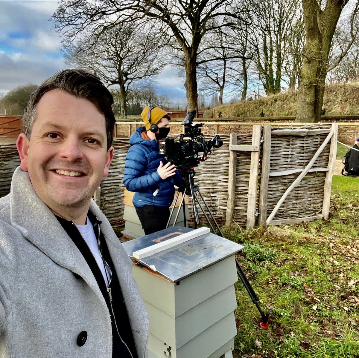 SkinnyJeanGard's tweet image. Teachers (and Parents Too), join me and the team for The Green Planet Live Lesson right now on #CBBC #BBCTeach to learn how plants grow plus much more!