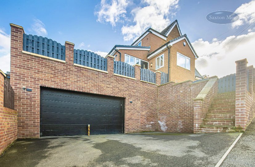 SaxtonMeeUK's tweet photo. 🏡📍Goddard Avenue- Stocksbridge 
Offers around £275,000
Renovated throughout to a high standard and extensively extended is this larger than average, 3 bedroom semi detached property with gardens to the front, side and rear as well as a double-width driveway and double garage. https://t.co/z19XVQkIZN