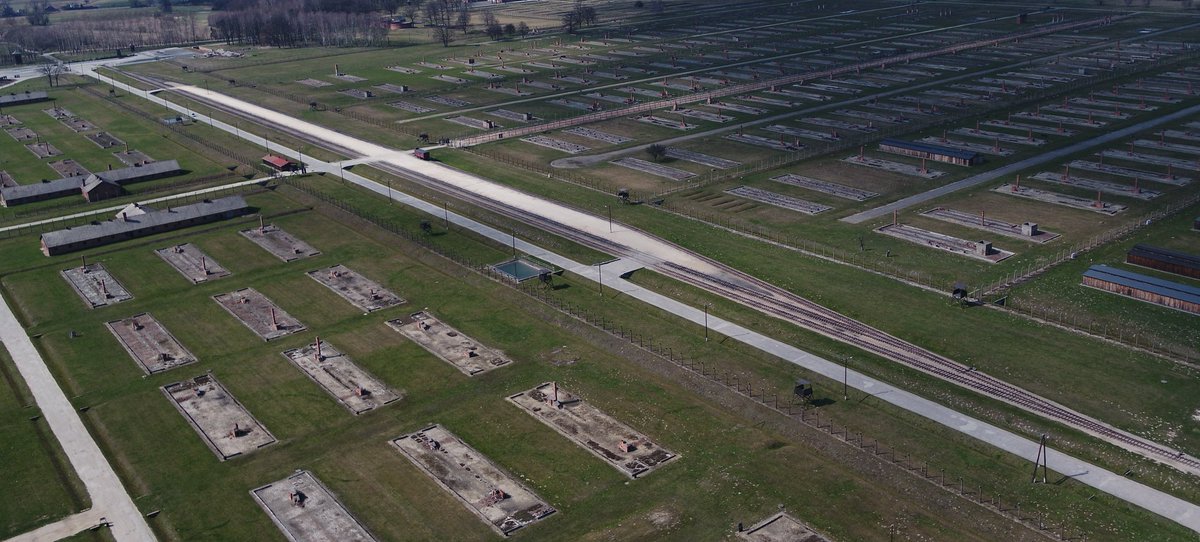 AuschwitzMuseum's tweet image. In January @AuschwitzMuseum got over 70 thousand new followers❗   

We do hope to reach 1,5 million by the end of the year. This looks far more realistic now. 
Support our mission &amp;amp; amplify our voice. 
You help us remember.