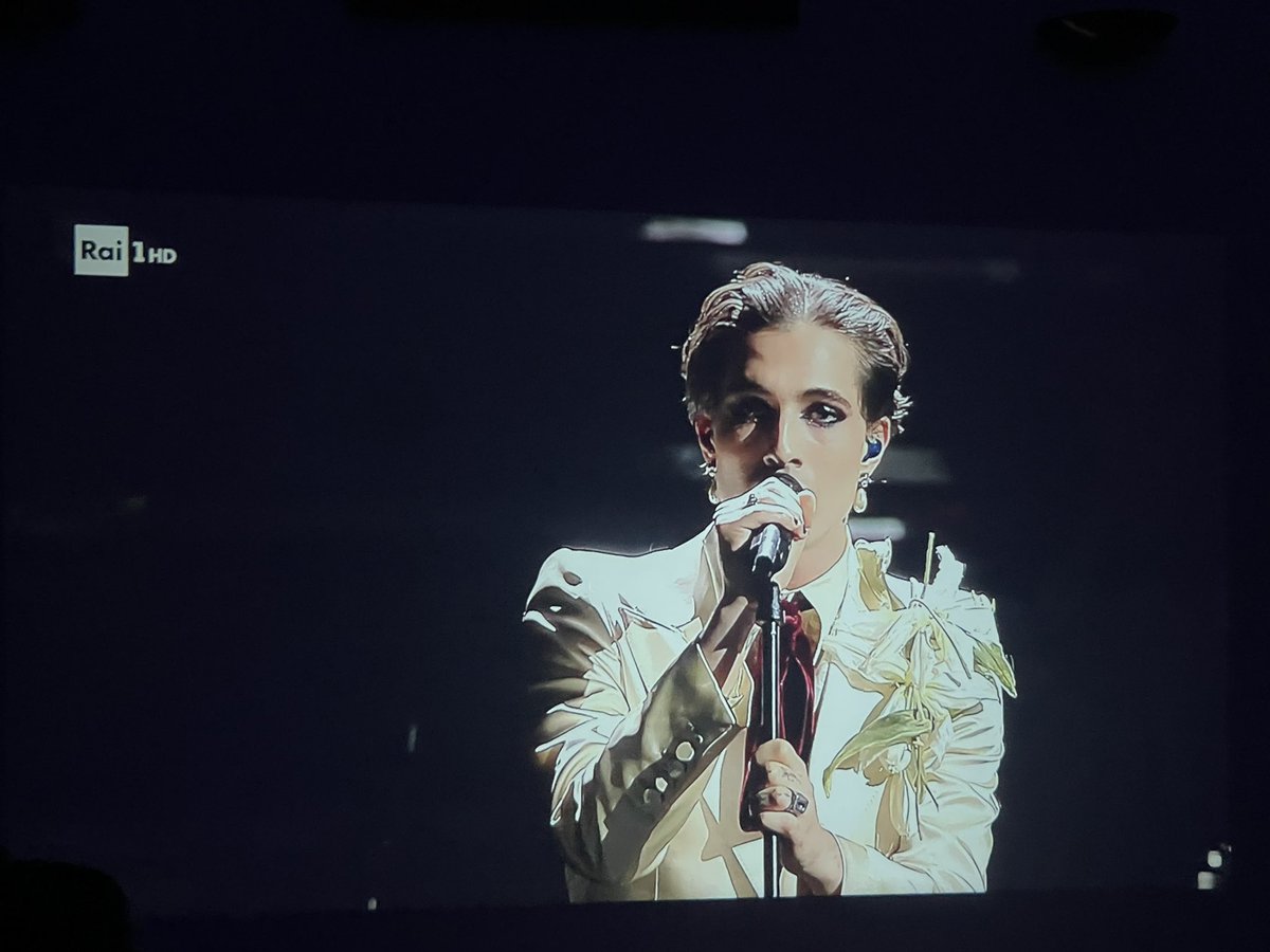 #Maneskin un motivo per vedere <a href="/SanremoRai/">Festival di Sanremo</a> 🖤 #Sanremo2022 #sanremo22