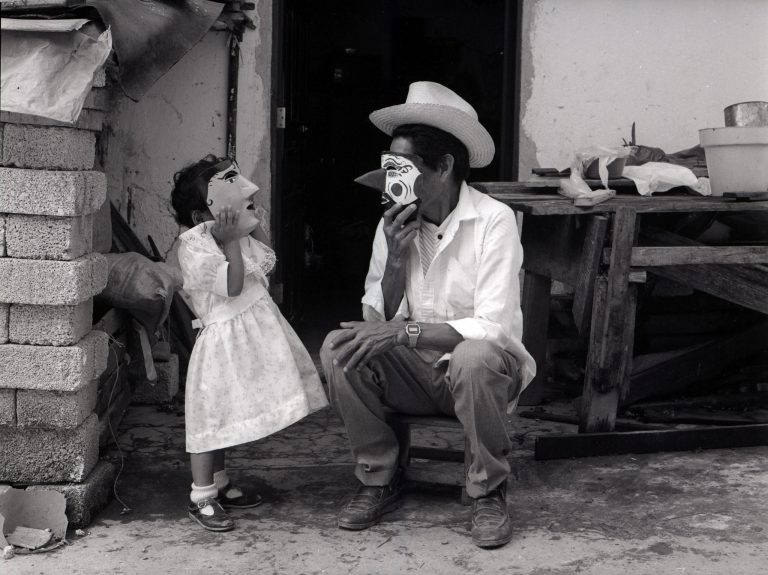 FPIMX's tweet photo. Las fotografías de Mariana Yampolsky, quien reflejó al México del siglo XX, son declararas como patrimonio documental por parte de la UNESCO.
La postulación fue presentada por la IBERO, en donde reside el archivo desde 2018, y el Centro de la Imagen de SECULT.
📸 e info de MXCITY https://t.co/rQB97P3d29