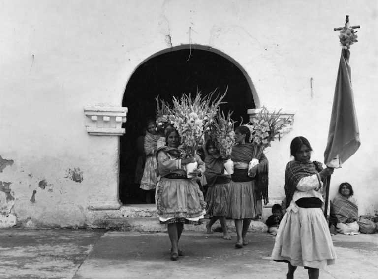 FPIMX's tweet photo. Las fotografías de Mariana Yampolsky, quien reflejó al México del siglo XX, son declararas como patrimonio documental por parte de la UNESCO.
La postulación fue presentada por la IBERO, en donde reside el archivo desde 2018, y el Centro de la Imagen de SECULT.
📸 e info de MXCITY https://t.co/rQB97P3d29