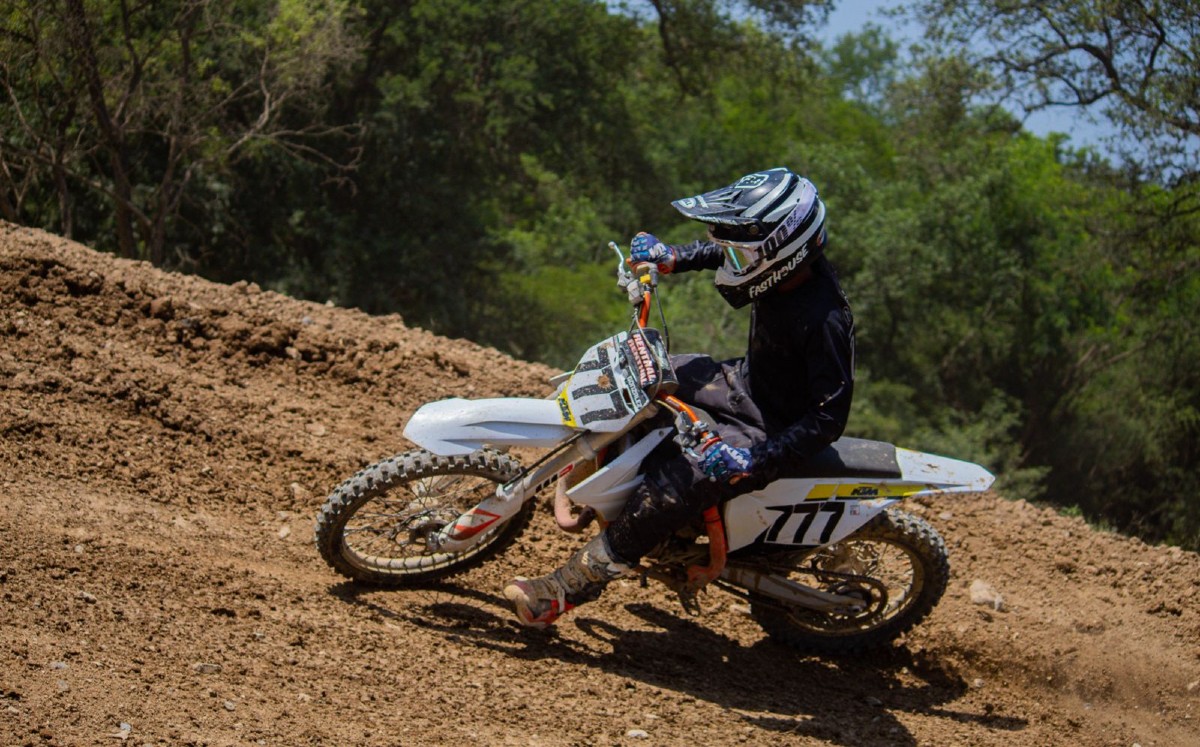 MilenioLaguna's tweet photo. ¡Orgullo lagunero! Piloto Sebastián González obtiene primer lugar en nacional de motocross
https://t.co/R567LGcIr5 https://t.co/HukKbqmVh5