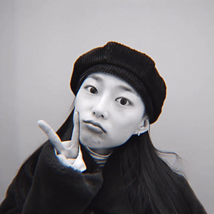 yeeunzip's tweet photo. she is everything actually https://t.co/MiVlMk02yV