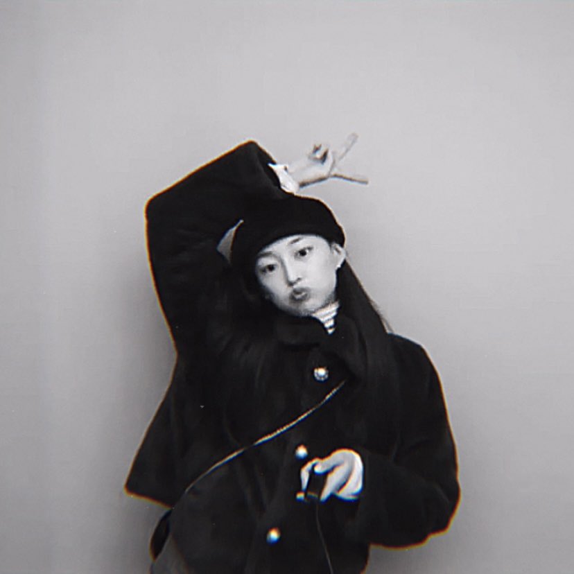 yeeunzip's tweet photo. she is everything actually https://t.co/MiVlMk02yV