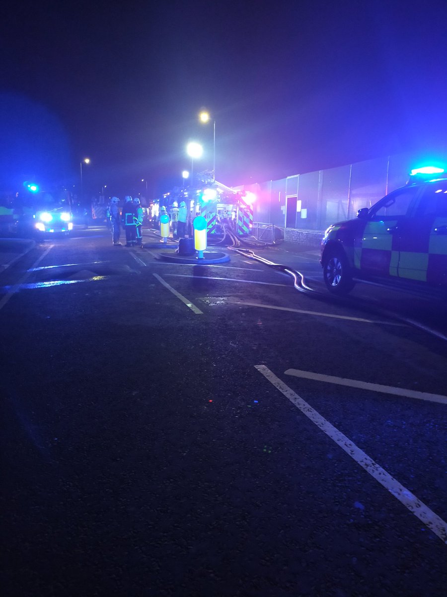 Team 2 and Team 3 out in Mixenden assisting <a href="/WYFRS/">West Yorkshire Fire and Rescue Service</a>  and <a href="/WYP_Halifax/">West Yorkshire Police - Halifax</a> with traffic management and road cordens after a huge fire in the area @CMBC_CSRT  <a href="/Calderdale/">Calderdale Council</a> <a href="/WYFRS/">West Yorkshire Fire and Rescue Service</a>  <a href="/WYP_Halifax/">West Yorkshire Police - Halifax</a> <a href="/WYFRSCaldTeam/">Calderdale District</a> #safercalderdale