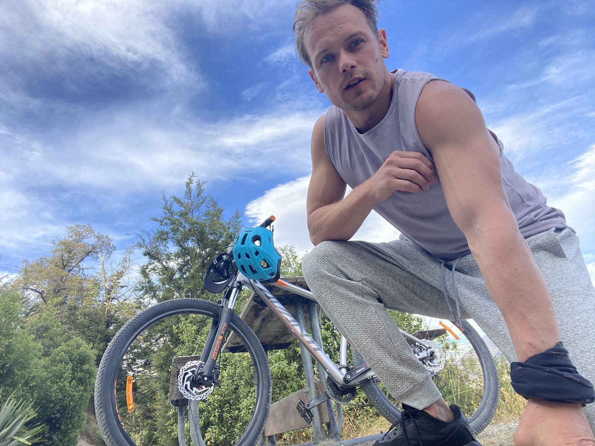 New month, NEW MPC!
Move, Flow, Exhale, Fuel and Give with <a href="/MyPeakChallenge/">My Peak Challenge</a> 

Can’t wait to see all your pics from day one…🙌