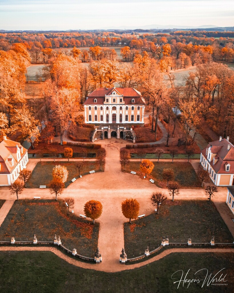 Hagens_World's tweet photo. 🇩🇪 Explore with me Germany - Barockschloss Neschwitz🇩🇪⁠
.⁠
⁠
Upper Lusatia is located in the very east of Saxony. It represents the German part of the three-country corner consisting of Germany, Poland and the Czech Republic. Discover the picturesque… https://t.co/cWC2rEJXwu https://t.co/FSe0YidAWd