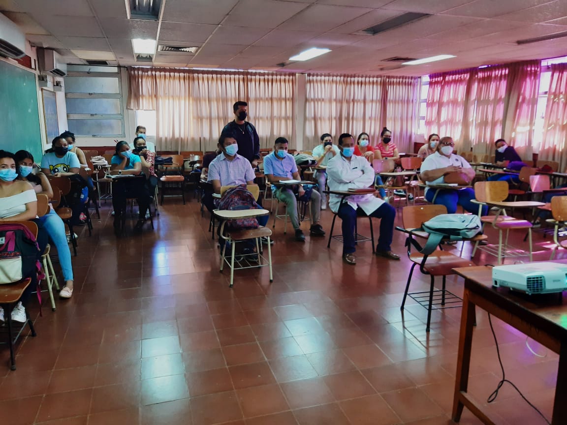 #01Feb La mañana de hoy estudiantes de la Fac. de Ciencias Químicas recibieron capacitación acerca del septo lineamiento del Plan Nacional contra la Pobreza; Juventud como Eje Central en la preparación tanto en la Educación, Cultura, Deporte y Salud 
#2022EsperanzasVictoriosas