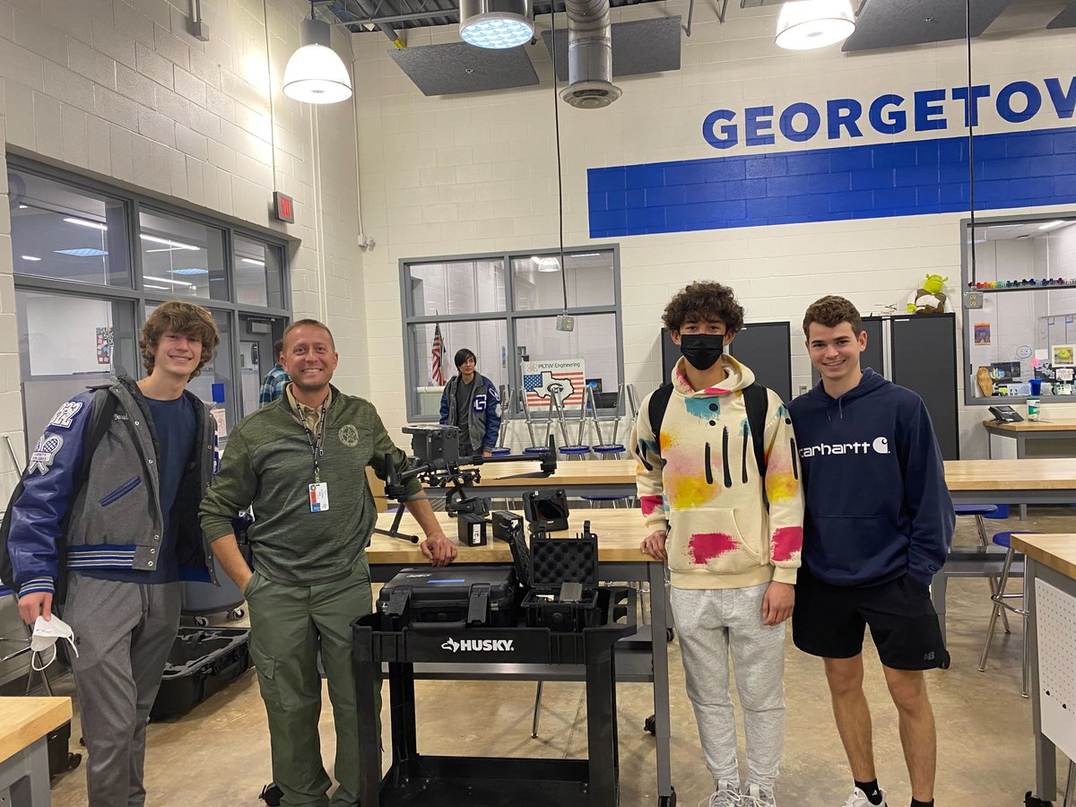 GeorgetownISD's tweet photo. Yesterday, Park Ranger Reid Rackley stopped by the @GHS_EIC to give students a drone demo and discuss how Texas Rangers utilize UAS (Unmanned Aircraft Systems) technology. It was a great opportunity for students to learn about the expansion of drones in an exciting career path. https://t.co/ljj0jbfgUC