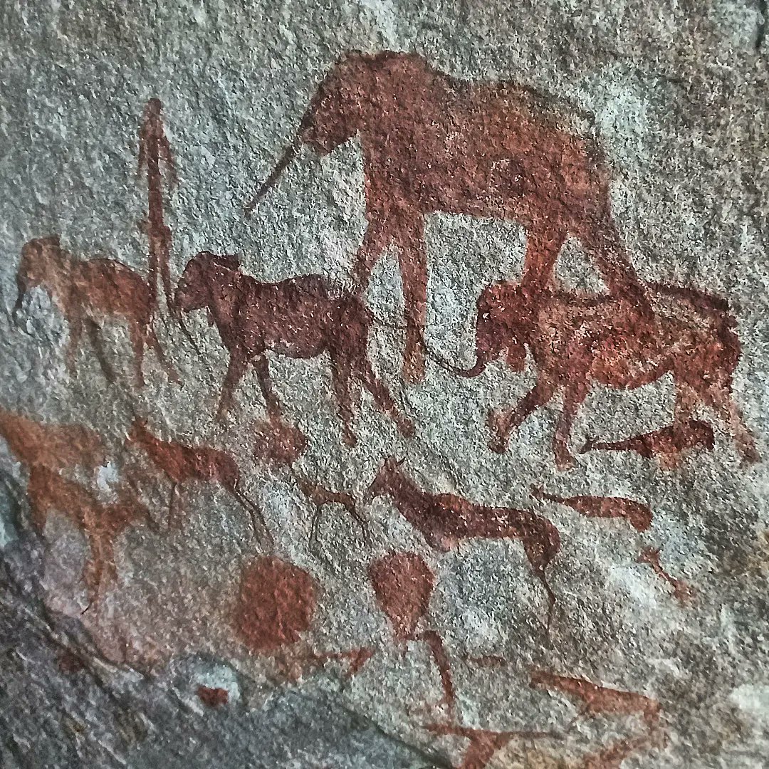 Recently I (Tim) moved to the University of Mpumalanga. Soon after arriving here I was shown some stunning #rockart between Mbombela and White River, and then told about some art in town that I duly visited. We are surrounded by #archaeology and #heritage in #southafrica