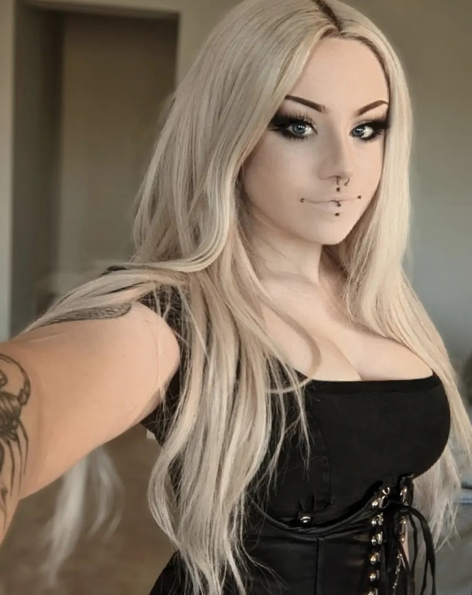 Spoop on X: Feeling sus, but looking poggers 🫠 t.coyxfbytRlDf   X