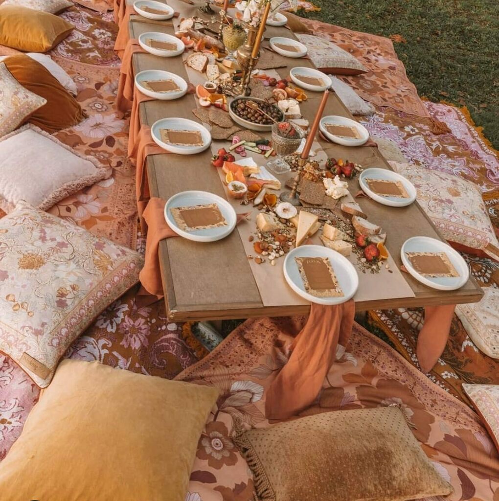 Get picnic ready for Valentine’s Day 🌸 New rugs are here and we’re a little too obsessed 💓
.
.
.
#picnic #picnicrug #persianrug #luxurypicnics #picnicsetup #picnicseason #bohopicnic #pillowsfordays #bohostyle
