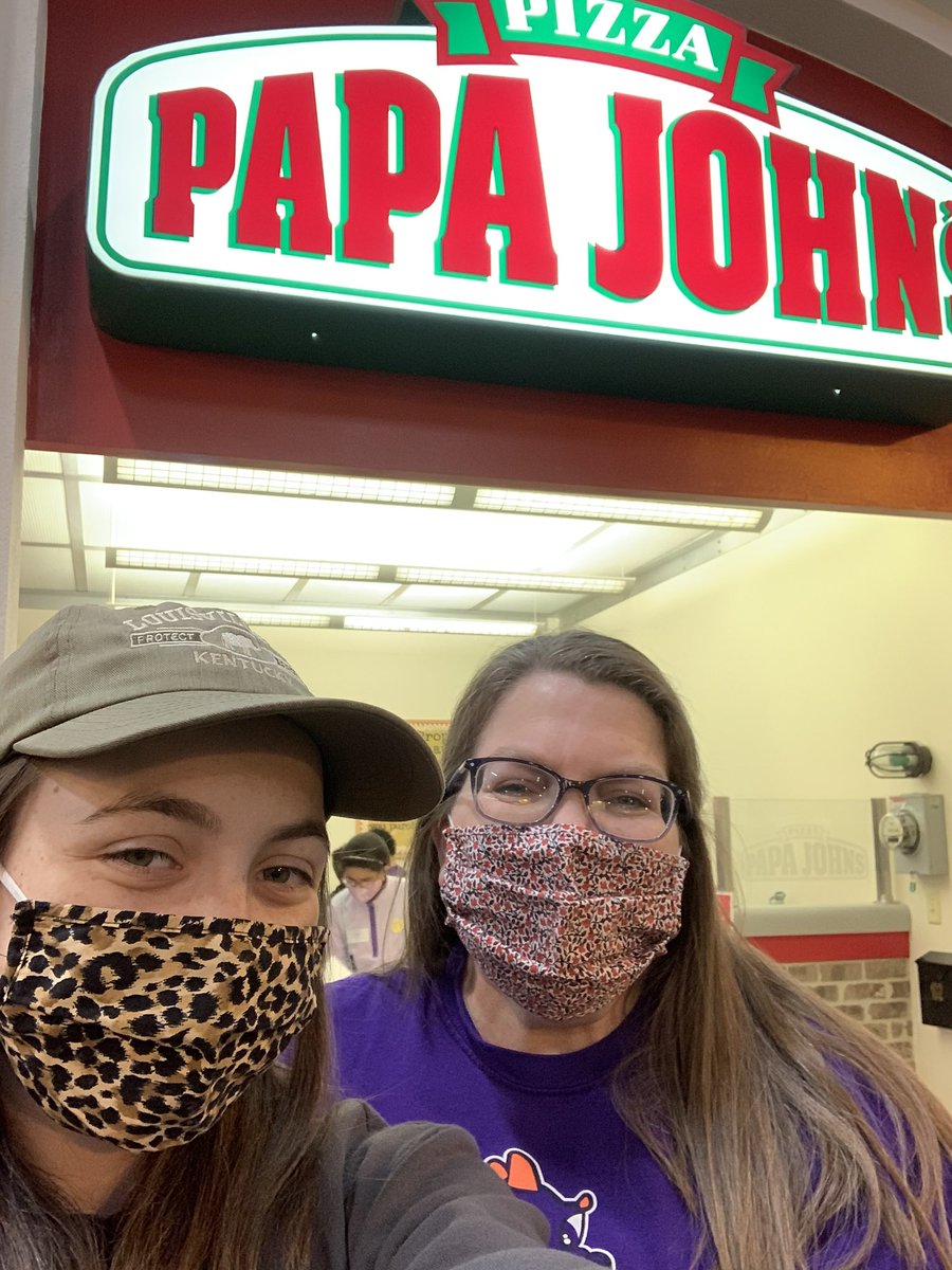 Proud Momma here-My daughter &amp; former <a href="/FarmerDragons/">Farmer Elementary</a> was a volunteer <a href="/JAKentuckiana/">Junior Achievement</a> Biztown with my students. 
2nd gen teacher to be❤️