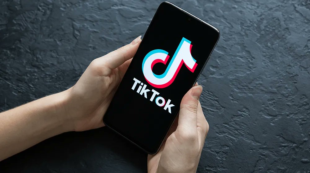 VideoDoneForYou's tweet photo. How to make your brand go TikTok viral https://t.co/y3Rz38Epnv https://t.co/nCxWNw2Arc