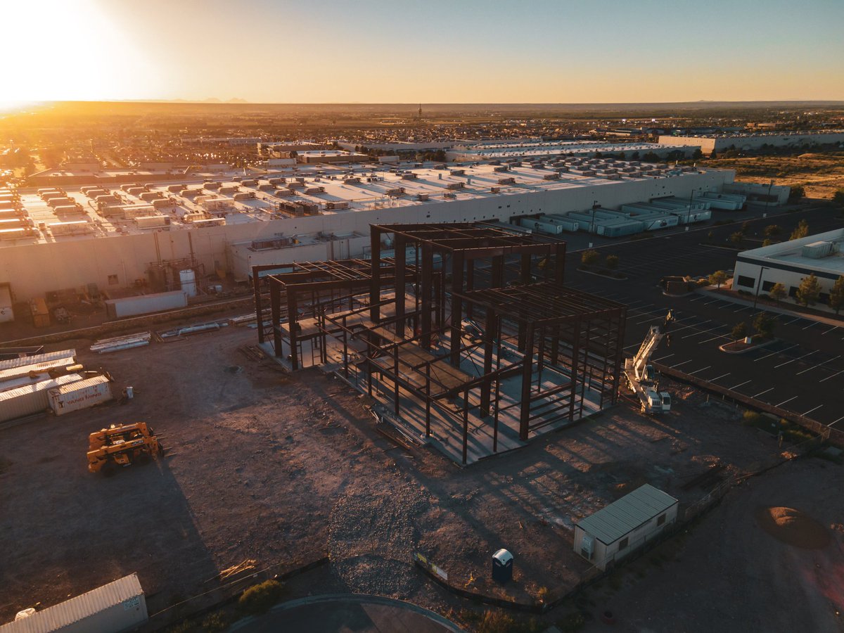 Alsonfx's tweet photo. I'm building a gym, how would you like to come work for me? https://t.co/xgxTmft4DD https://t.co/AKoqwALVOb https://t.co/SYoFQYmrOG