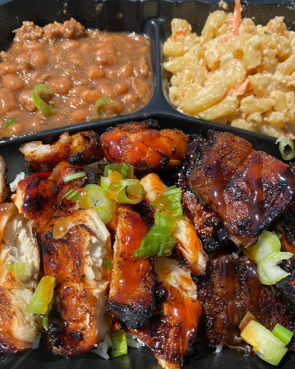 kiso_kitchen's tweet photo. Hey everyone! We have Mamas Bbq Plates goin down this Sunday February 6th! This plate includes bbq chicken and pork belly, baked beans, and hawaiian mac salad! dm us to preorder this yummy plate🤙🏽 https://t.co/BDscp4SUQY