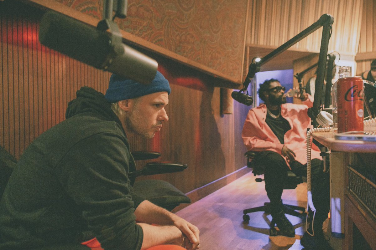 grca___'s tweet photo. THE VIE.

Shots from the podcast session with @leritchies @thedamso @orelsan @skread @gazo_officiel

THE VIE Radio EP. 3 
Only available on @applemusic 

#viesurnous https://t.co/fC6PDPd7Fj