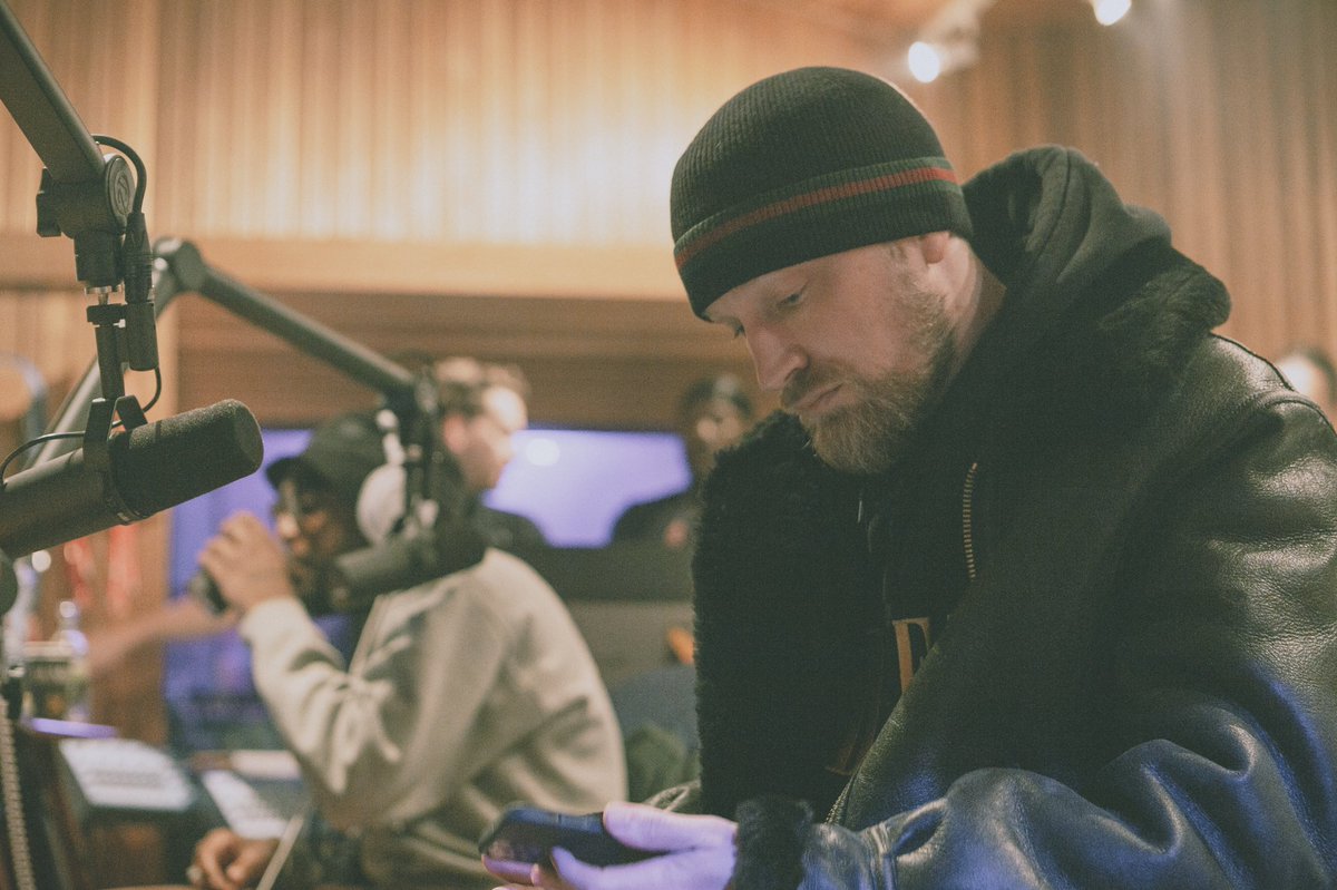 grca___'s tweet photo. THE VIE.

Shots from the podcast session with @leritchies @thedamso @orelsan @skread @gazo_officiel

THE VIE Radio EP. 3 
Only available on @applemusic 

#viesurnous https://t.co/fC6PDPd7Fj