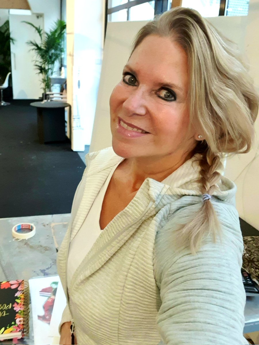 MiriamVleugels's tweet photo. De komende weken is België voor mij the place to be. Een aantal dagen per week mag ik daar meewerken aan een legendarisch project. Wordt vervolgd... 😍 https://t.co/rNUchg7rVq