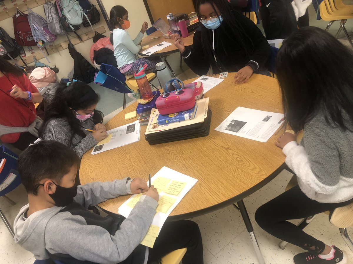 MrsCarleyMoore's tweet photo. Another successful Writing Gallery Walk in the books! The kids left glows🌟and grows ➡️ for their classmates! They worked so hard on these informational reports! They typed their writing and added all kinds of text features! ✏️🙌🏼 https://t.co/nB1iVZd8kg