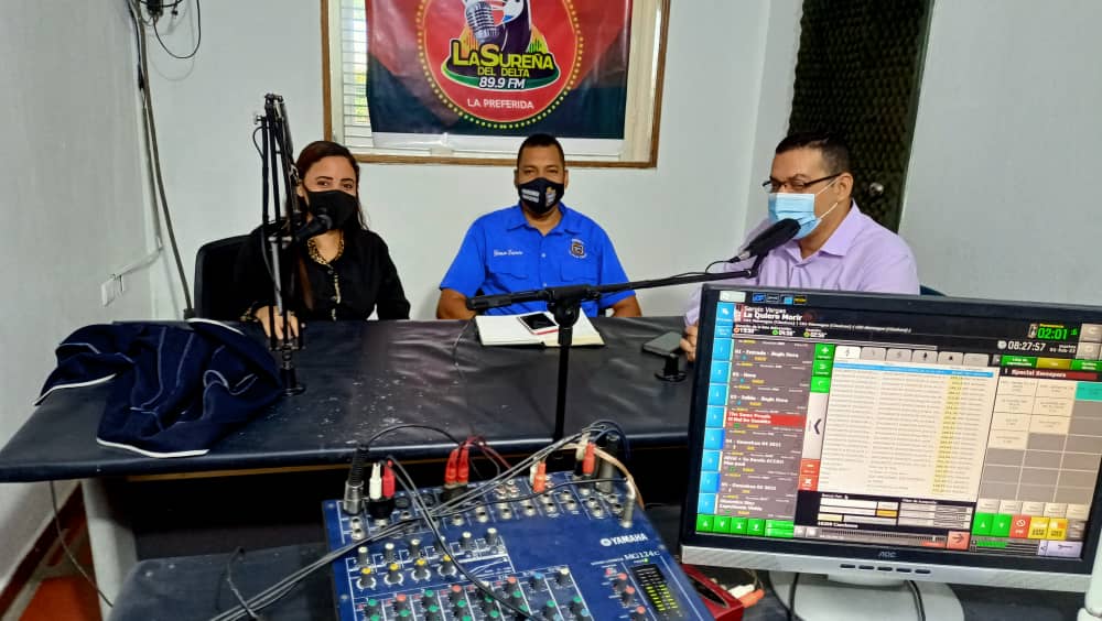 deltaunefa's tweet photo. En el programa radial "Trabajadores en Revolución" por la Sureñas del Delta 89.9FM #unefaexcelenciaeducativa @Unefa_VEN
 @angiolillofp
 @lexalmeida3
 @Marlonjuventud
 @LizetaPSUV https://t.co/jF6enbHiBQ