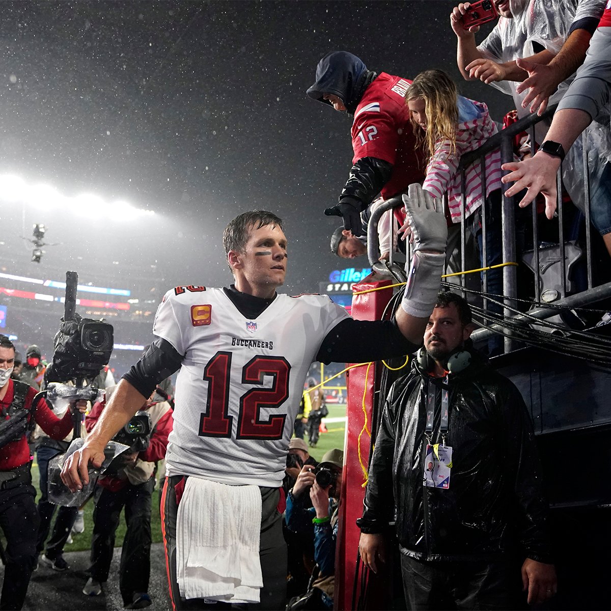 NFL's tweet image. All for the fans and the love of the game. ❤️🐐

@TomBrady | #ThankYouTom