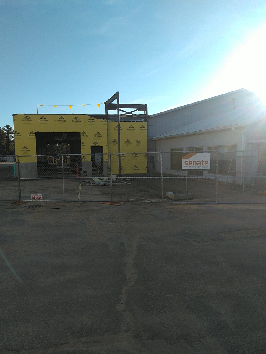senconcorp's tweet photo. #TransformationTuesday Progress at our Salvadore Dodge Project in Gardner, MA #SalvadoreDodge #SalvadoreJeep https://t.co/wJO0MGRueV