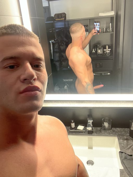 Rise and shine ☀️Happy #humpday #HumpDayPumpDay 🍆New vid drops TODAY😈 https://t.co/uA3S60LbbR<a href="/tag/humpday"class="tags">#humpday</a><a href="/tag/humpdaypumpday"class="tags">#HumpDayPumpDay</a>