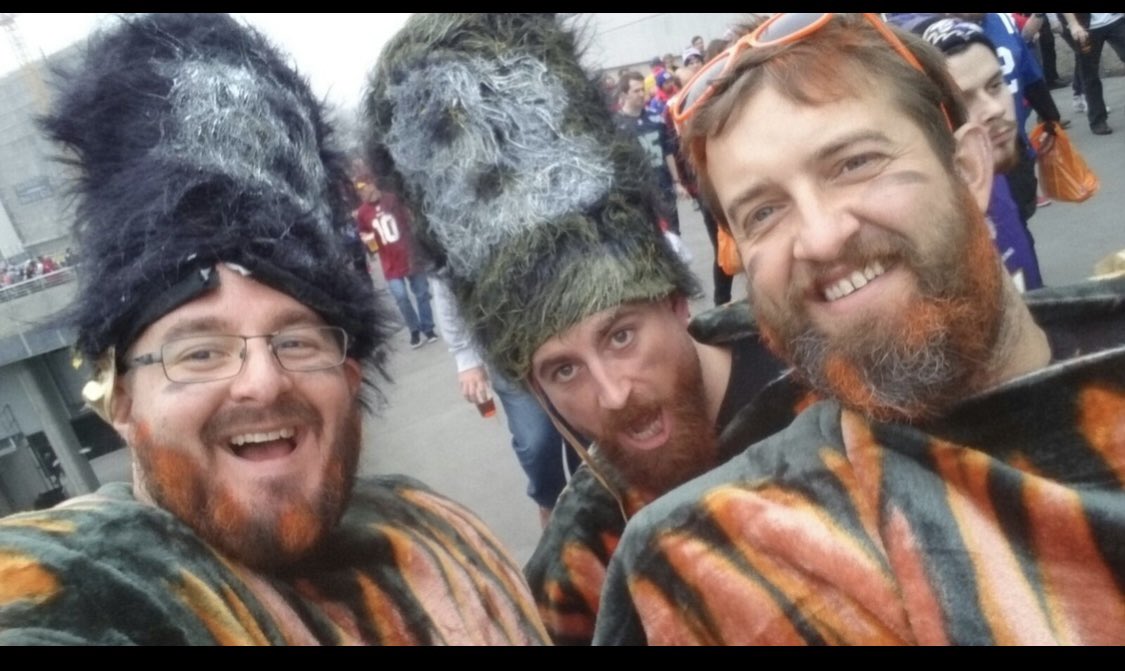 cragamal's tweet photo. 🐯🐅Bengals super fan in London at the Wembley games 👌 @NFLDAN https://t.co/pR2rKeQcN7