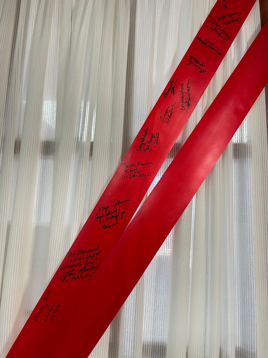 It was a wonderful ribbon cutting!
We enjoyed so great food from @CupcakesandMorebyJan and @FloydandCompanyRealPitBBQ 
If you missed it, check out the link below ⬇️
hubs.ly/Q013hdtQ0

#GreshamFinancial #FinancialEducation #FinancialEducation #RibbonCutting
@KingmanChamber