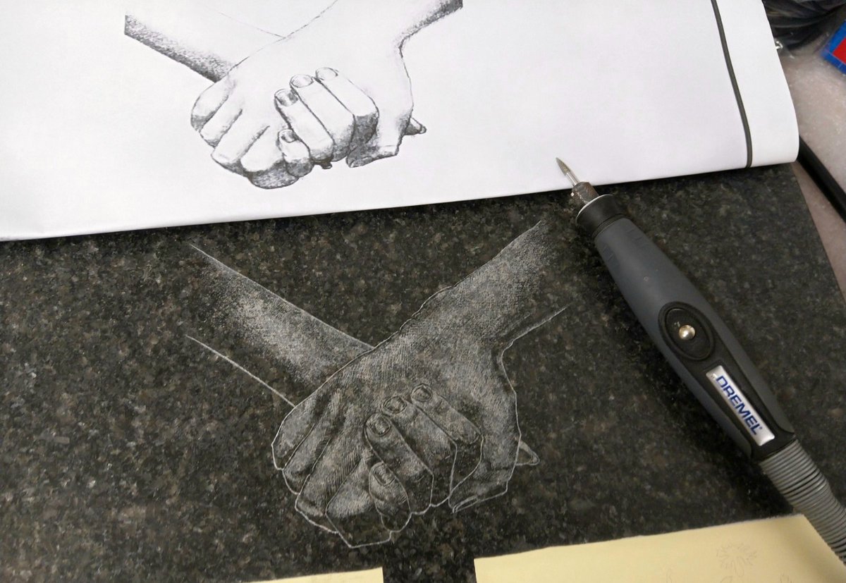 DB_creativearts's tweet photo. Freehand etching. #stonemason #stonemasonry #stonemasonlife #memorialmason #craftsman #artist #etching #stoneetching #handetching #granite #stonedesign #stoneart #memorial #gravestone #headstone #gravestoneart https://t.co/QHWVGu7CsH
