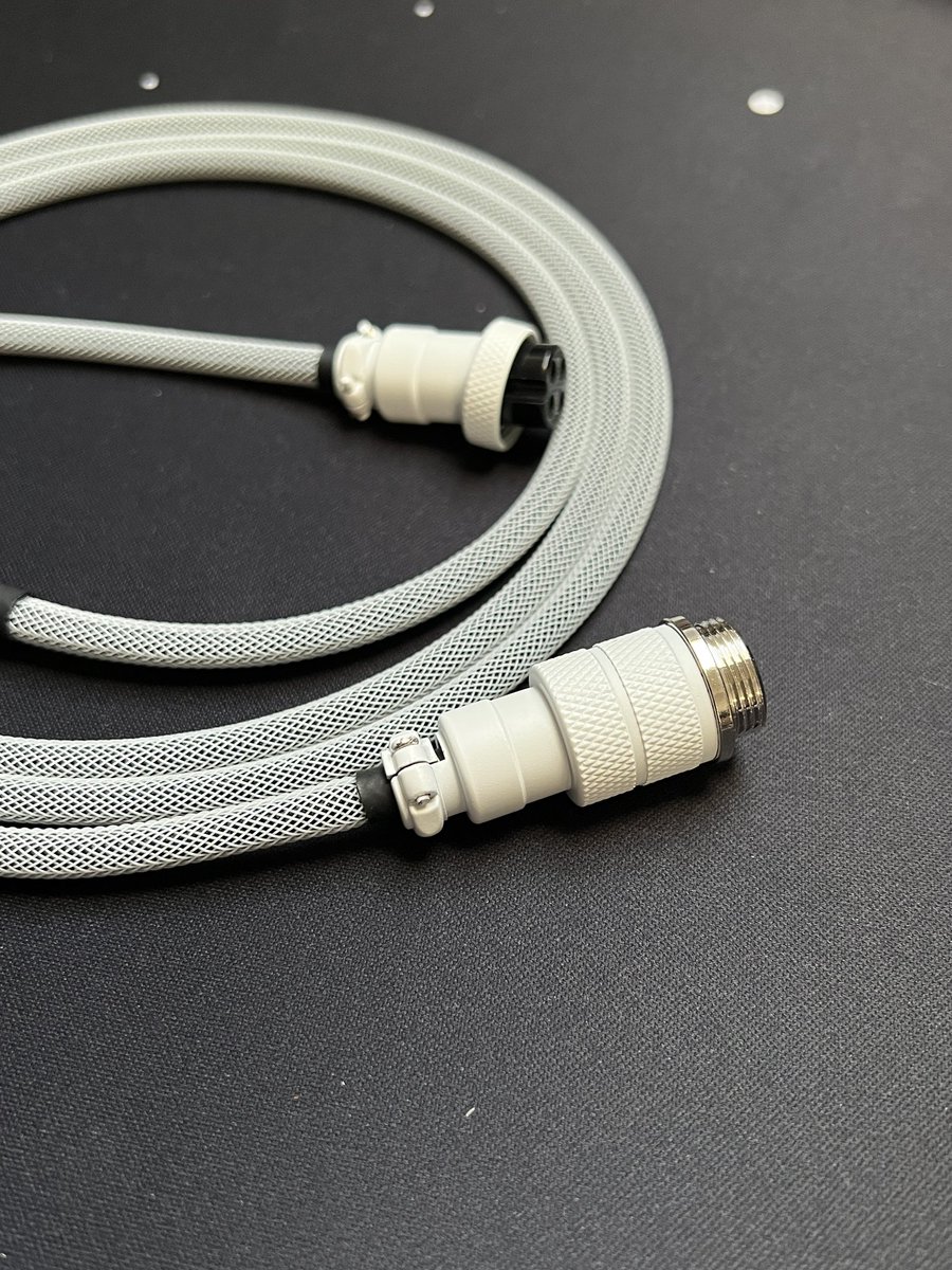 Ceefloor1's tweet photo. Just some that are up for sale at the moment, more to come later!
#keyboardcable #artisan #customcable https://t.co/uEnIdGGTmR