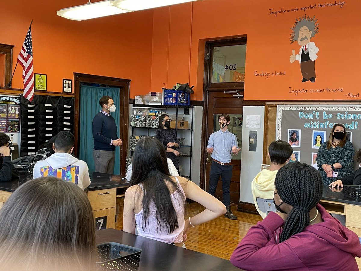 <a href="/HamiltonCPS/">Hamilton Elementary</a> had a great visit from <a href="/AldMattMartin/">Alderman Matt Martin</a>’s office this morning. Spoke to 8th gd Civics about improving traffic safety around the building and how they can get involved. <a href="/MultiplyingGood/">Multiplying Good</a> thanks for helping us set the kids up for success!