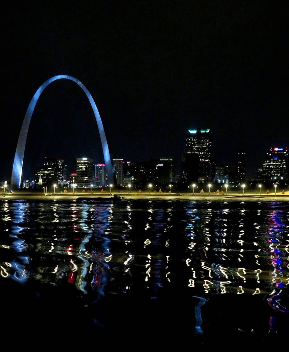 stlcid's tweet photo. Attention CID Property Managers 🗣️: We’re reviewing our records and would like to update your contact information. Please fill out this 1-minute survey to stay connected: https://t.co/fKQwxyENtq

📷: adamwayne_arts on Instagram https://t.co/I6iTv7RG0H