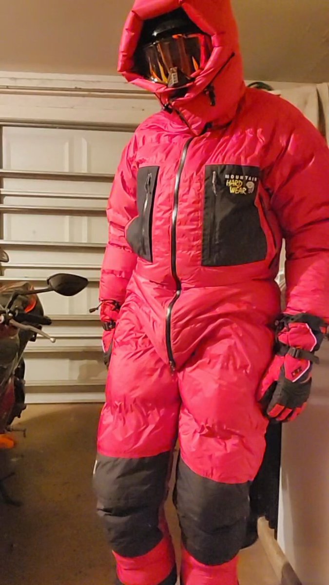 mxjak13's tweet photo. Been really cold out. Thankfully,  being a rabid gearhead it means I've got plenty of gear. Even to the point of having access to overkill. But no biggie, I'm staying warm! #gearhead #gearfetish #downsuit https://t.co/40uSUIfTZl