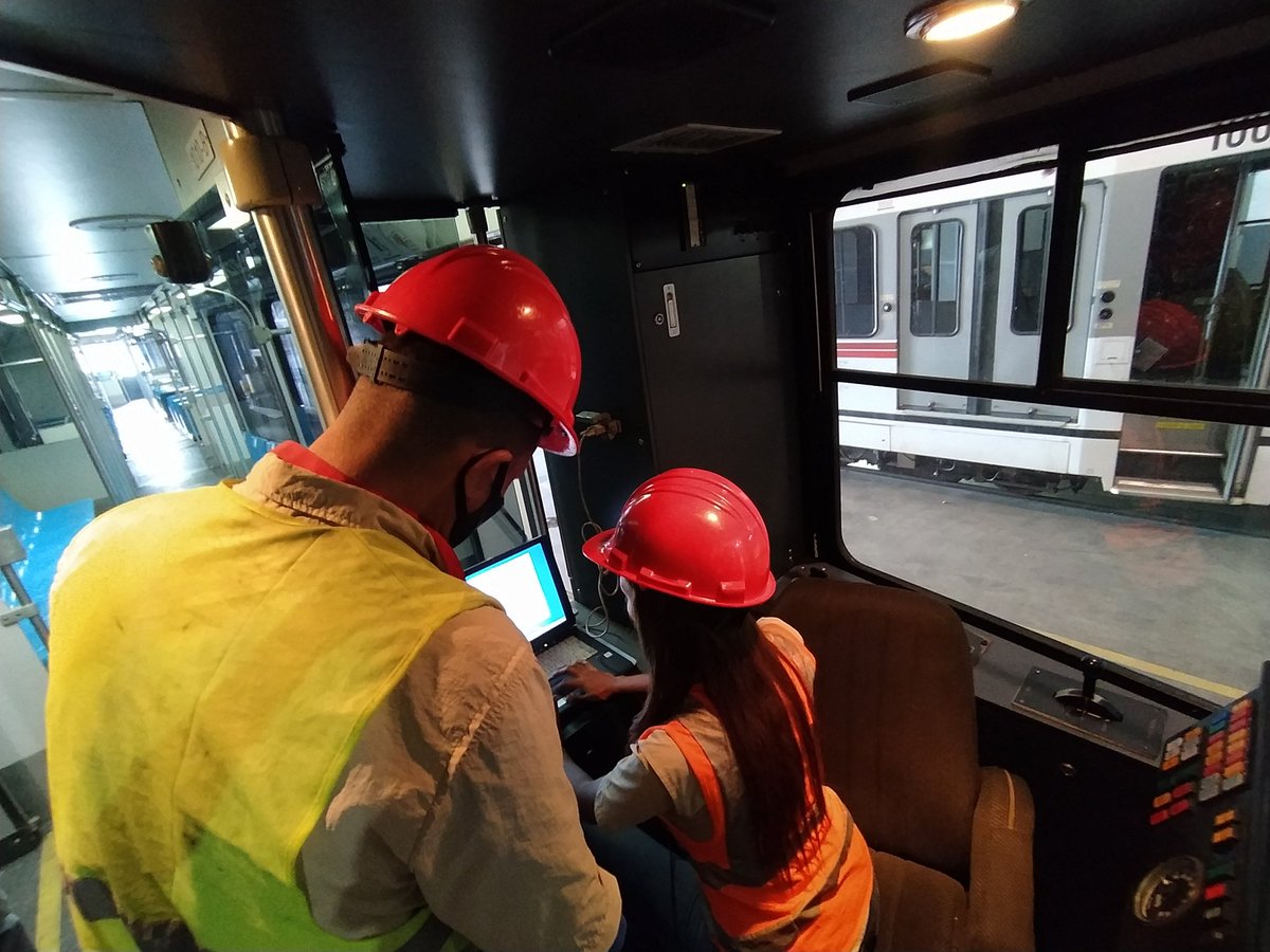 CAMETROVALENCIA's tweet photo. #GMTVzla🇻🇪||Eficiente es el trabajo que a diario desempeñan nuestros trabajadores del #TallerIntegral de #Mantenimiento con el fin de optimizar todos los sistemas de cada #Tren🚆, ejemplo de ello es el escaneo al sistema de propulsión del #Vagón1010
#CuídateDeLaCovid19 https://t.co/WPwTa50xOu