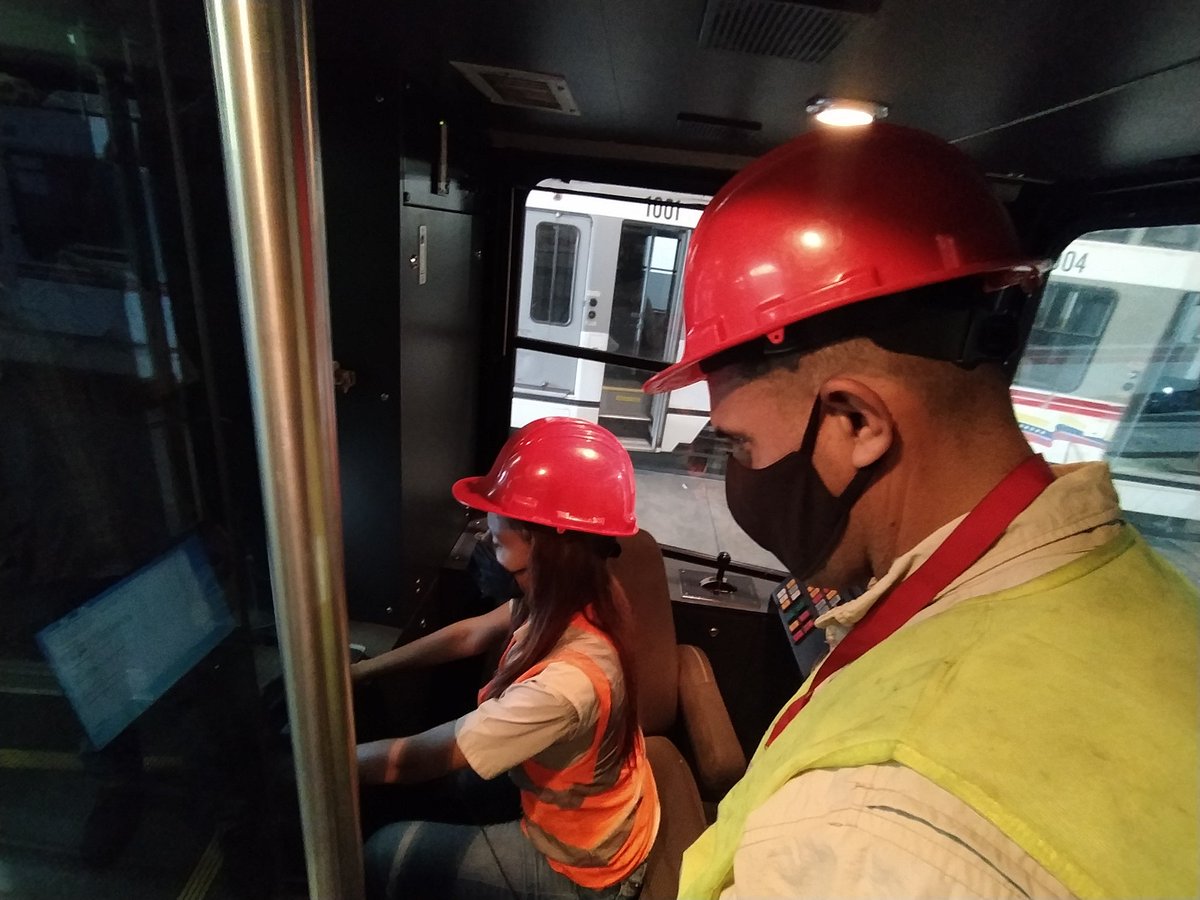CAMETROVALENCIA's tweet photo. #GMTVzla🇻🇪||Eficiente es el trabajo que a diario desempeñan nuestros trabajadores del #TallerIntegral de #Mantenimiento con el fin de optimizar todos los sistemas de cada #Tren🚆, ejemplo de ello es el escaneo al sistema de propulsión del #Vagón1010
#CuídateDeLaCovid19 https://t.co/WPwTa50xOu