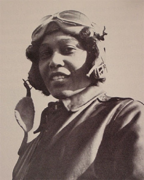 Janet Bragg always dreamed of flying. When she enrolled in a program for Black pilots at Curtiss Wright Aeronautical School, she had to work extra hard to prove herself—many students didn't accept her because she was a woman: s.si.edu/3ggPj9V #SmithsonianBHM #BHM