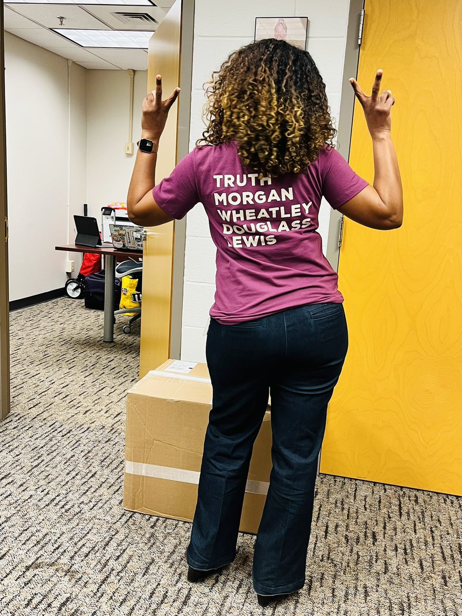 JenWinSaunders's tweet photo. It’s #TShirtTuesday and the 1st day of #BlackHistoryMonth  Not sure of these names? Visit your local library to find out more! #justread #blackhistoryeveryday #sojourner #garrett #phyllis #frederick #edmonia Thanks @Target for the 👚 https://t.co/DwQPwViYVx