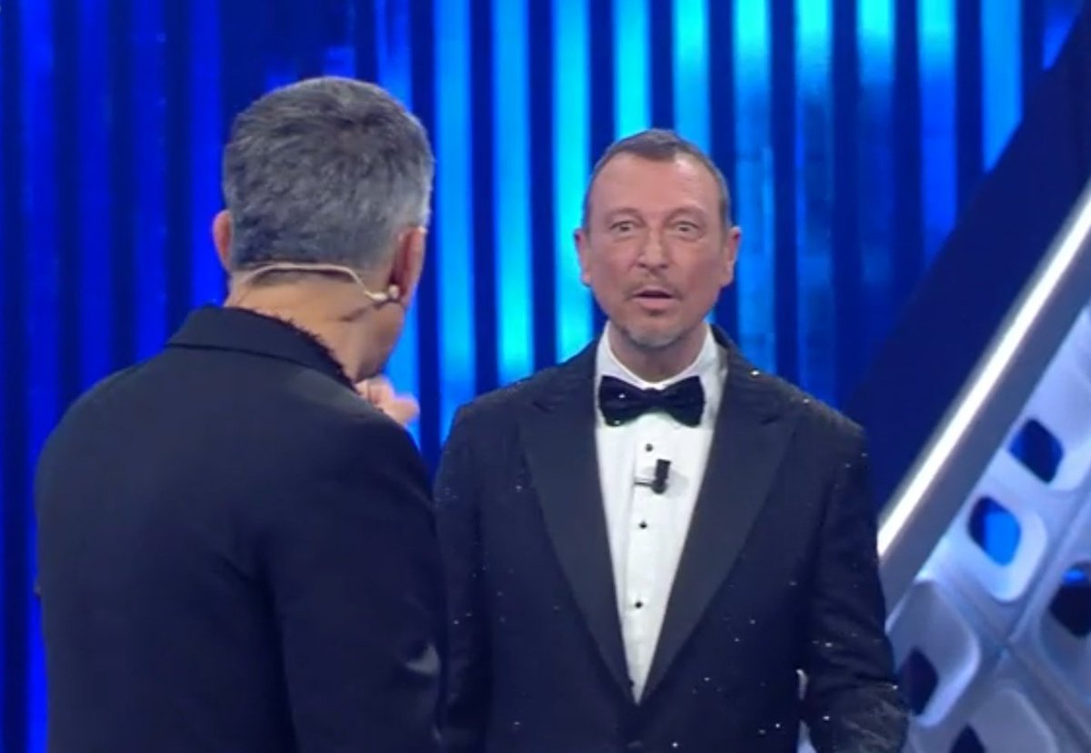 heythereelena's tweet photo. questo meme si deve ripetere ogni anno se no non è sanremo
#Sanremo2022 https://t.co/f0OebitYAi