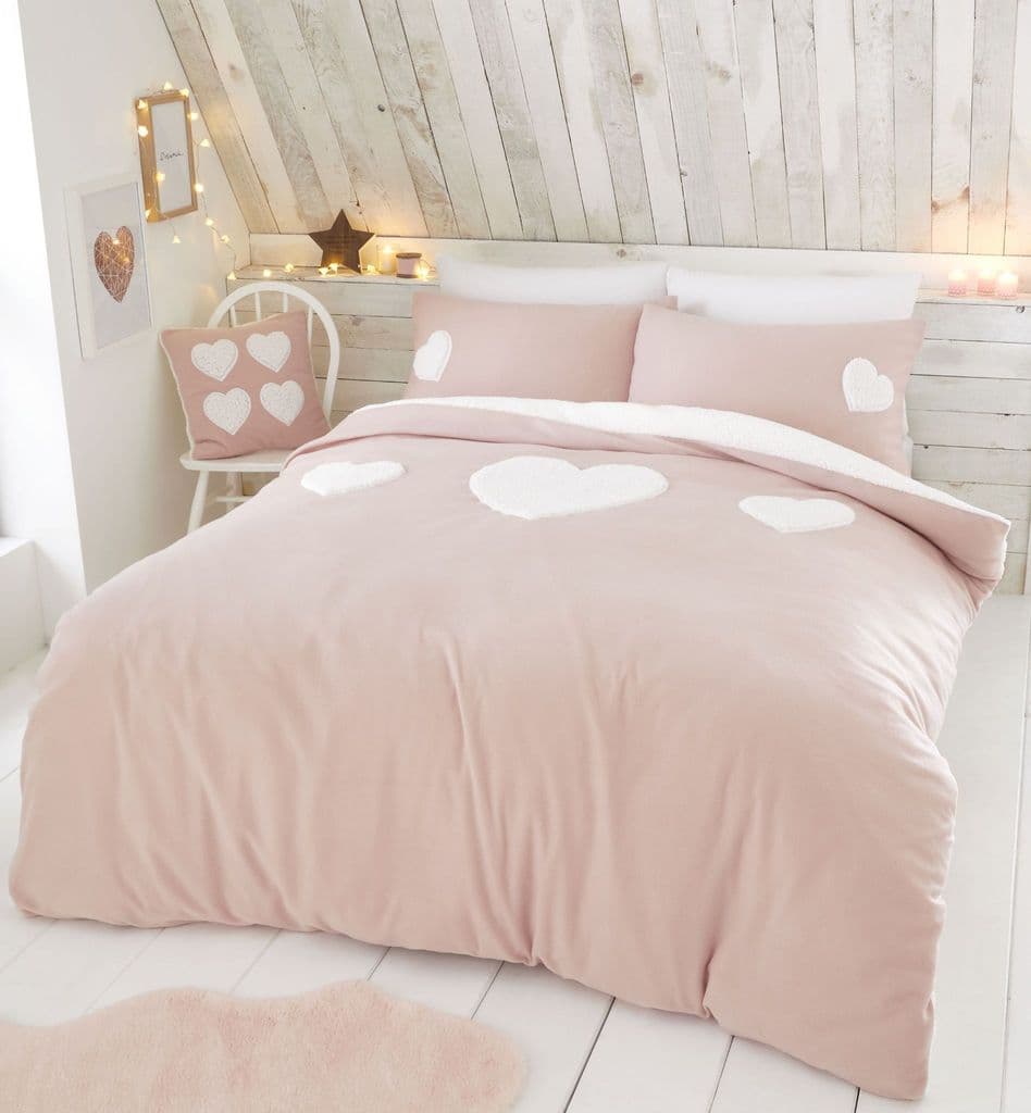 QualityPoles's tweet photo. Treat your loved ones on Valentine's Day with these heart themed duvet cover sets, filled cushions and cushion covers.
Just search for "heart" on https://t.co/hitgc2crwT to view all of the items pictured. https://t.co/NFP8d0VwIn