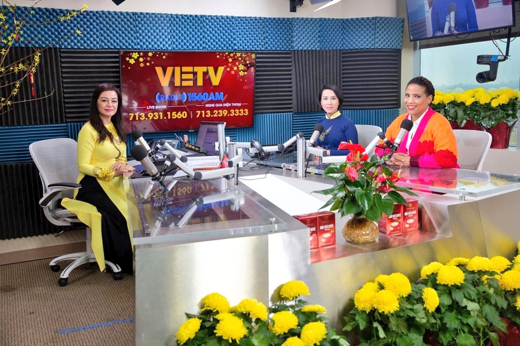 ThomasDTiffany's tweet photo. Blessings on Blessings on Blessings 🐯🎈
Happy Lunar New Year to all who celebrate especially in District F.
Thank you #VieTV for highlighting the various activities happening in District F.
P. S. I pulled an envelope with $100. This might be my year!!!
#districtf https://t.co/BNRAirk0Mi