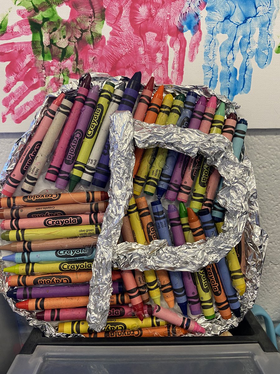 PittmanCCES's tweet photo. I seriously have some of the sweetest 2nd grade students in my homeroom class! They are always creating the most beautiful and thoughtful crafts and drawings for me. 💕 https://t.co/bDPLlFKwYj