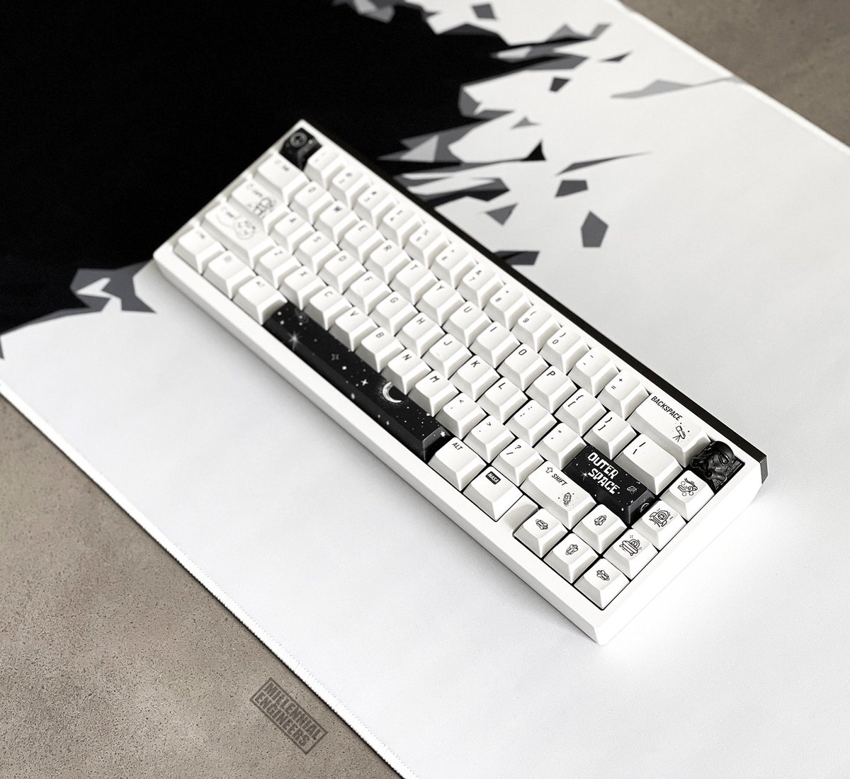 millennialencom's tweet photo. A clean black and white setup with a spark of cosmo vibe🌑🔭

#millennialengineerscom #space #keyboard #mechanicalkeyboard #black #white #blackandwhite #setup #minimalist #desk #simplicity #outerspace #nasa #astrology #cute #customkeyboard #ascend #simple #stars #nightsky #cosmo https://t.co/iXxXV5PCTZ