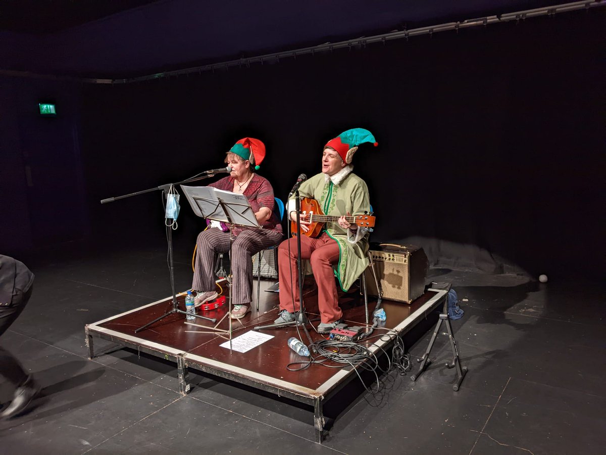 1_forget's tweet photo. #Singalong
We had a lovely #WinterOfWellness session for @operasonic @RiverfrontArts last Saturday. We created a magical #WinterWonderland for children under 5 and their grown-ups, using a combination of music & storytelling to 'save the day'
#music #Riverfront #inclusivearts https://t.co/JhaAIYOkU4